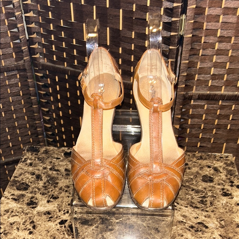 Softspots brown sandals, leather wedge heels 9M